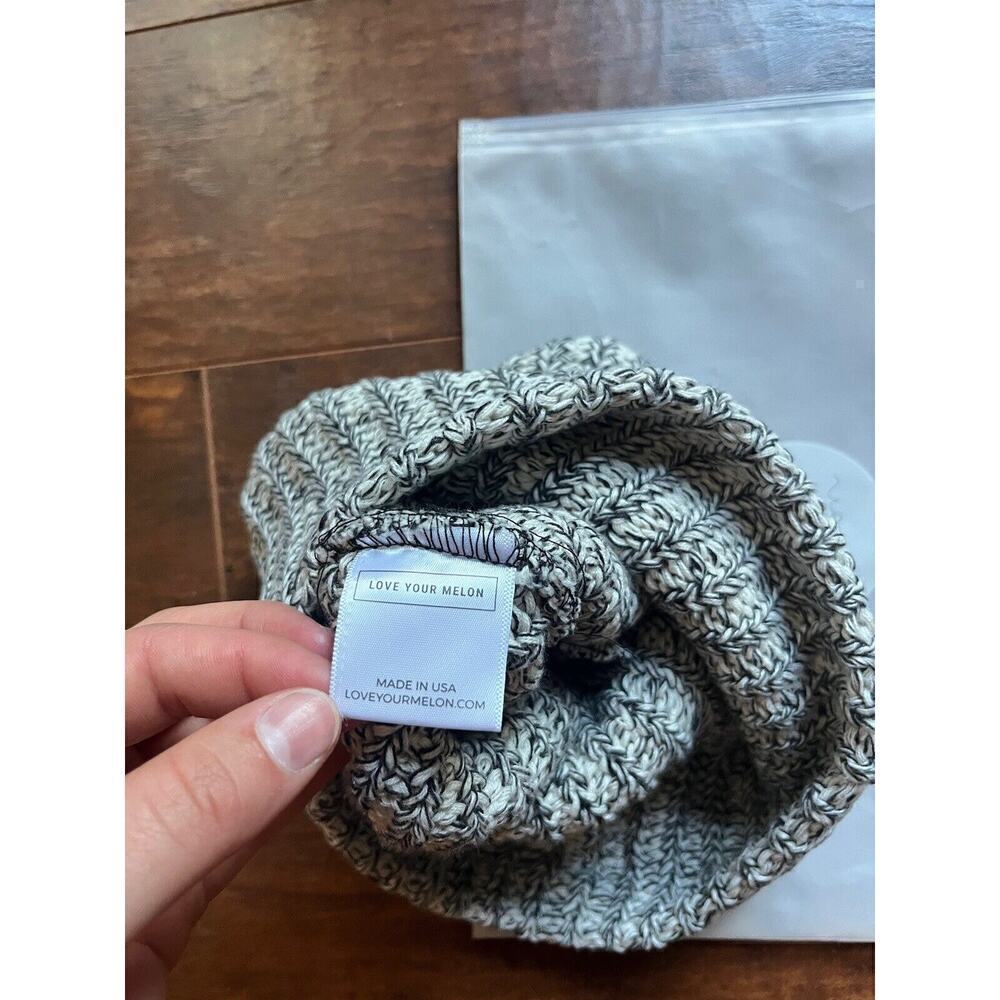 Love Your Melon Black Speckled Beanie NEW - Picture 2 of 5